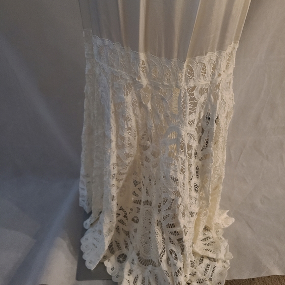 SOLD!!Issue Women's 100% Silk Embroidery Crisscross  Back Gown - Picture 6 of 11